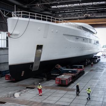Feadship 828 yacht interior 4