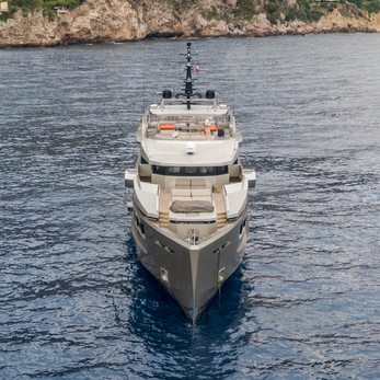 Maverick yacht exterior 2