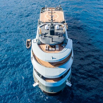 Q yacht exterior 2