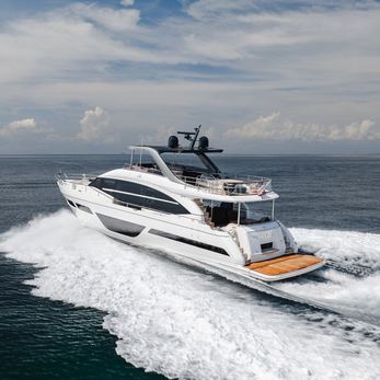 Knot Zen yacht exterior 5