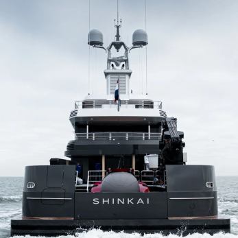 Shinkai yacht exterior 5