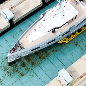 Rafter yacht exterior 4