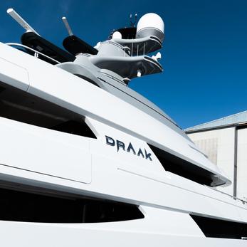 Draak yacht exterior 2