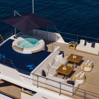 Panache yacht exterior 3