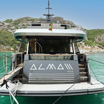 Alma III yacht exterior 5