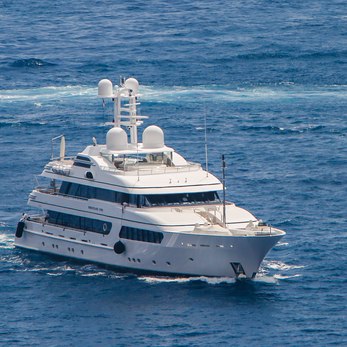 Hurricane Run yacht exterior 4