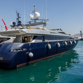 Bolaro yacht exterior 5