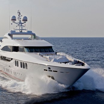 Toy-A yacht exterior 2