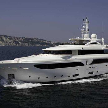 Palatial yacht exterior 3