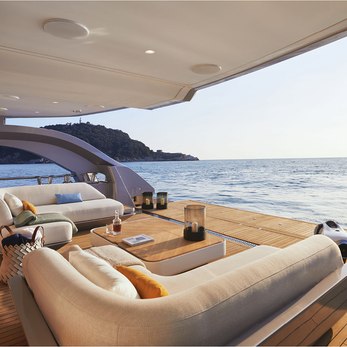 Shabby yacht exterior 3