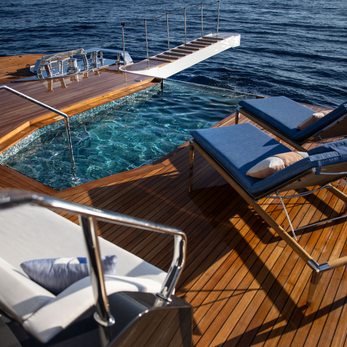 Merinos yacht exterior 4
