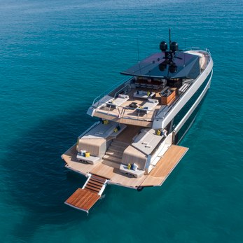 Hard 8 yacht exterior 5