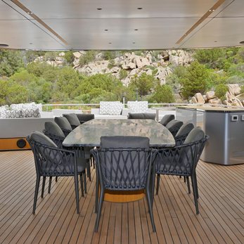 Alma III yacht exterior 4