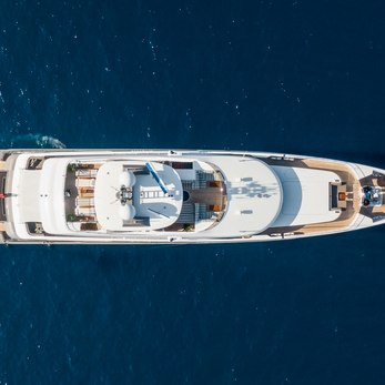 Ares yacht exterior 3