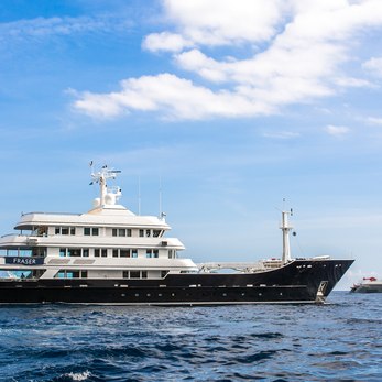 Grand Rusalina yacht exterior 3