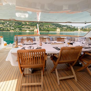 Gitanes yacht exterior 4
