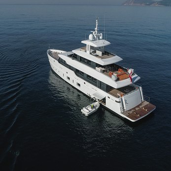 K yacht exterior 5