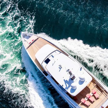 Graycliffs yacht exterior 4