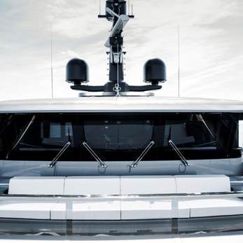 Alma yacht exterior 3