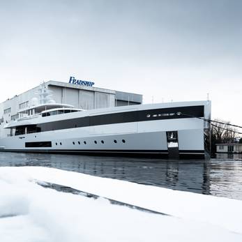 Graycliffs yacht exterior 2