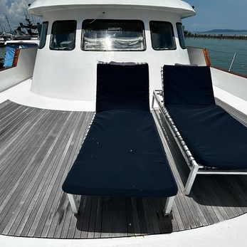 La Mer yacht exterior 2