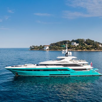 Jewels yacht exterior 4