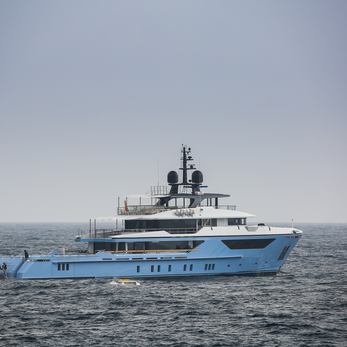 Ocean Dreamwalker III yacht exterior 4