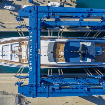 Parabolica 2 yacht interior 2