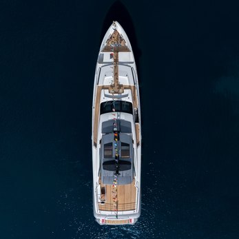 Custom Line 106/23 yacht exterior 5