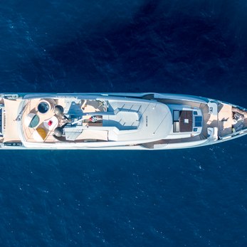 Queen Alla yacht exterior 4