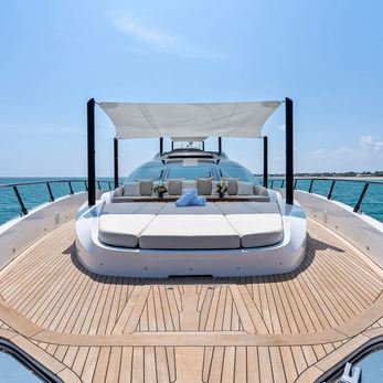Karma yacht exterior 3