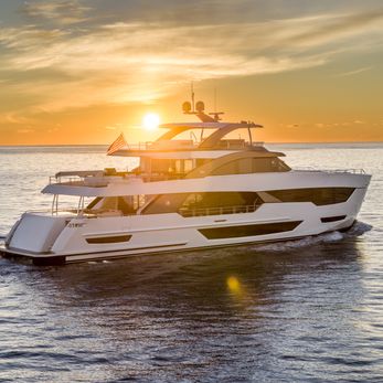 Möbius yacht exterior 3