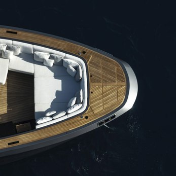 0110 yacht exterior 2