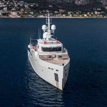 Preference 19 yacht exterior 2