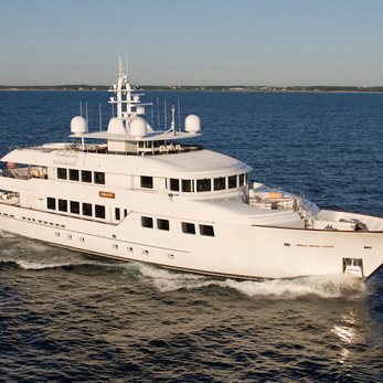 Ingot yacht exterior 2