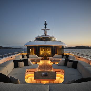 Dagger yacht exterior 2