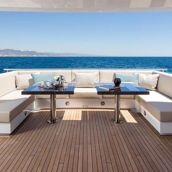 Vida yacht exterior 4