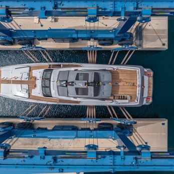 New Life yacht exterior 5
