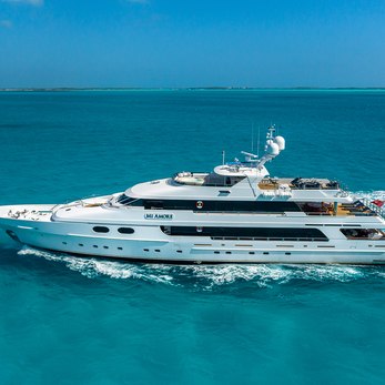 Amore yacht exterior 3