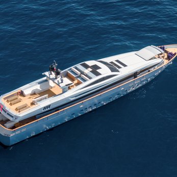 Queen Blue yacht exterior 4