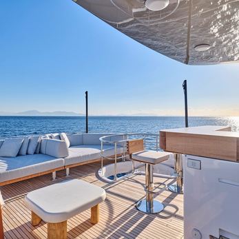 Koko IV yacht exterior 2