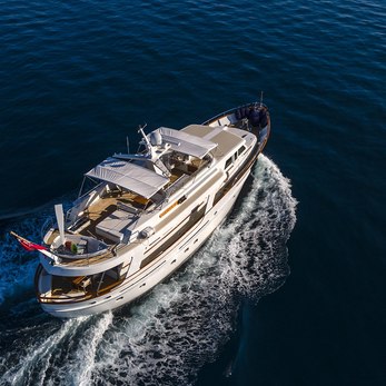 Ladina Too yacht exterior 2