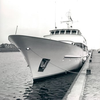 Odalisque yacht exterior 3