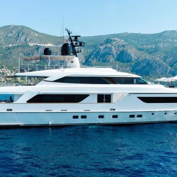 Away yacht exterior 3