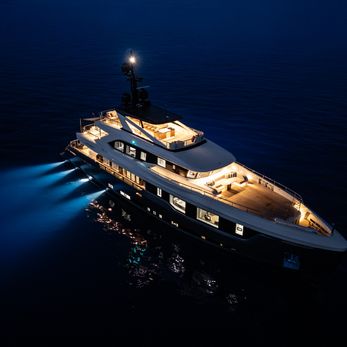 Twins yacht exterior 2