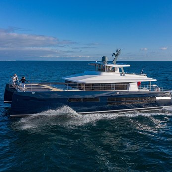 4 Ever yacht exterior 3