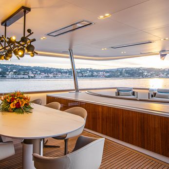 Lady Lene yacht interior 4