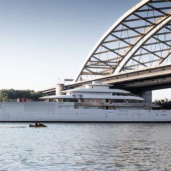 Feadship 824 yacht exterior 5