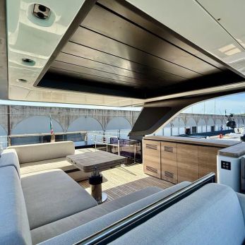 Bionda yacht interior 4