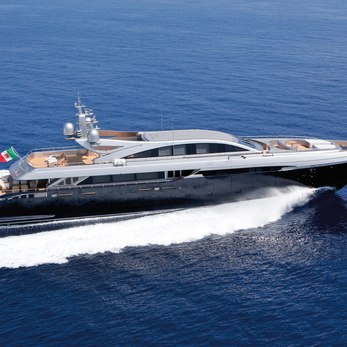 Bon Vivant yacht exterior 5